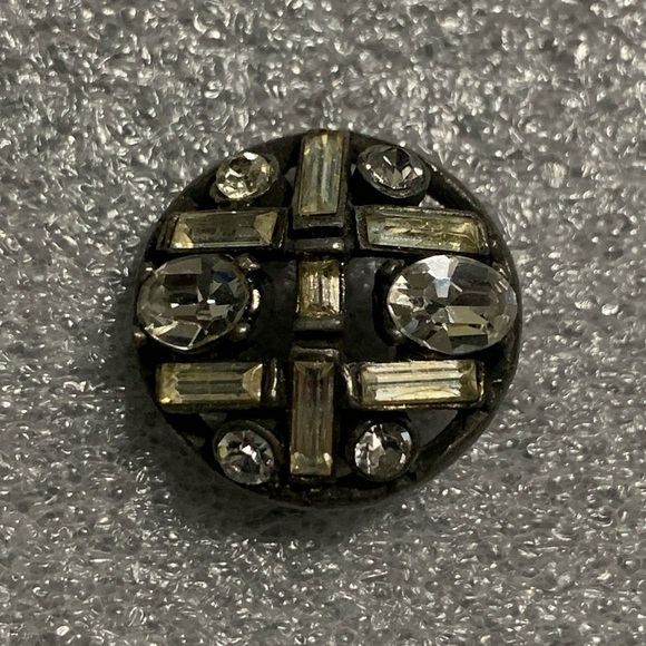 Vintage  Rhinestone / Black Metal Buttons Lot of Four plus one Free - Picture 8 of 9